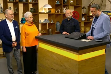 Bares für Rares: Ehepaar will satte 3000 Euro: "Bares für Rares"-Experte deckt Betrug auf, Lichter entsetzt