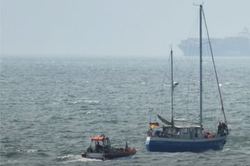 Schwer erkrankter Segler mitten auf der Nordsee: Hubschrauber im Einsatz