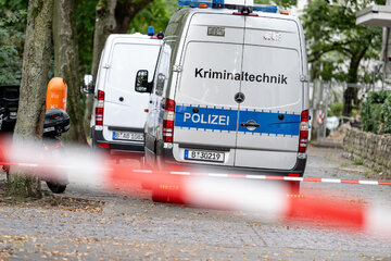 Mann in Mühlberg erstochen: Polizei sucht Tatverdächtigen