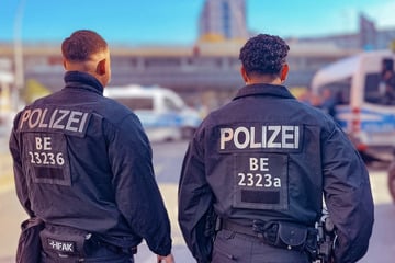 1. Mai in Berlin: Zehntausende feiern friedlich, doch Flaschenwurf auf Polizei sorgt für Aufregung