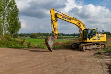 Kaditzer Deich wird verstärkt: Umleitung auf dem Elberadweg