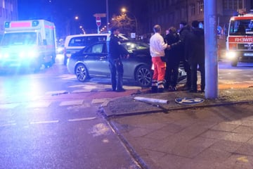 Fünf Verletzte nach Kreuzungs-Crash mit Taxi