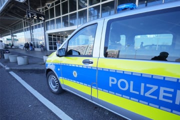 Stuttgart: Großeinsatz am Flughafen Stuttgart: Gepäckstück sorgt für Chaos