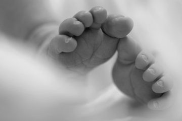 Säugling zu Tode geschüttelt: Eltern unter Verdacht, Haftbefehl gegen Vater