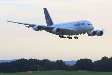 Dresden: Airbus A380 in Dresden: Lufthansa-Flieger sorgt für Begeisterung