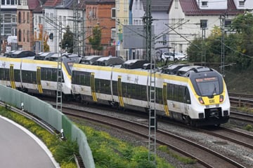 Tödliches Risiko: 18-Jähriger surft auf S-Bahn durch Stuttgart