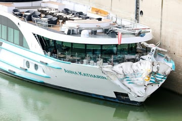 Kreuzfahrtschiff knallt gegen Betonmauer: Schleuse dicht, Ursache weiter ungewiss