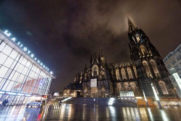 Schläge statt Urlaub: Tourist wird am Dom in eine fiese Falle gelockt