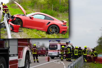 Unfall A9: Bei Vollbremsung von der A9 geschlittert: Teurer Porsche schrottreif