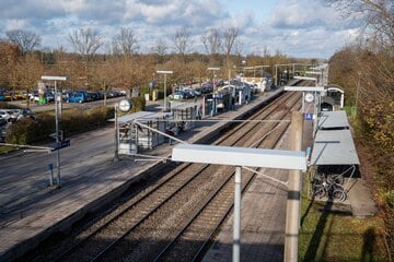 Erst nach Stunden hörte man ihre Hilferufe: 19-Jährige an Bahnhof vergewaltigt