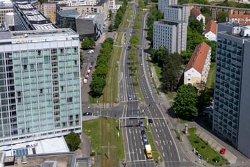 Dresden: Junger Mann in Dresdner Innenstadt beraubt: Täter attackiert Opfer mit Glasflasche