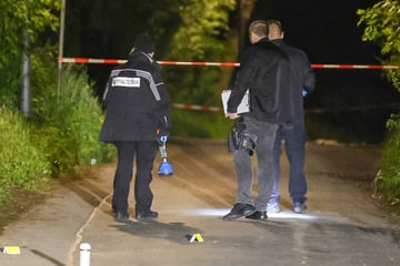 Streit auf offener Straße eskaliert, ein Mann schwer verletzt: Heli sucht nach Täter