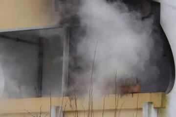 Berlin: Brand auf Balkon: Feuerwehr muss nach Berlin-Lichtenberg ausrücken