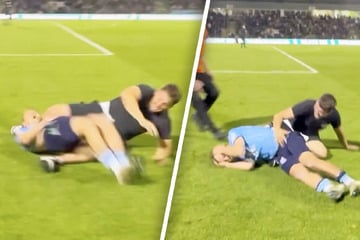 "Habe nur noch halben Kopf": Fan donnert mit Knie voll gegen Elfer-Helden