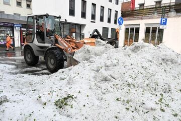 Hagelsturm sorgt für stundenlange Einsätze: 6000 Haushalte ohne Strom