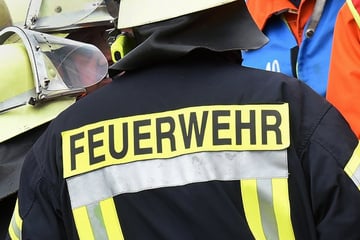 Leipzig: Historische Fahrzeuge und Rauchdemohaus: "Feuerwehr zum Anfassen" in Leipzig