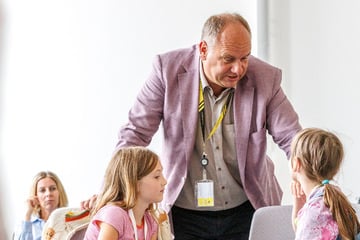 Ferienkinder fragen OB Hilbert Löcher in den Bauch