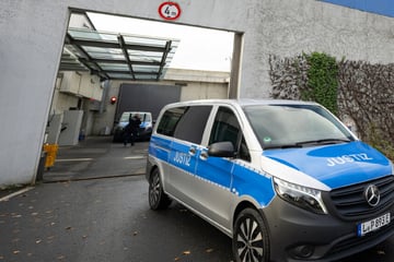 JVA fotografiert: Drogen-Duo wird kurz darauf ohne Lappen und mit geklauten Kennzeichen erwischt