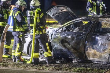 Mercedes A-Klasse abgefackelt: Mann nach Irrfahrt festgenommen