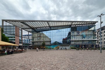 Chemnitz: Rathaus-Mietvertrag für Chemnitzer Kaufhof unterschrieben