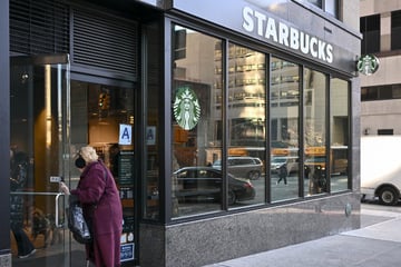 Starbucks' shift on non-paying visitors stirs debate