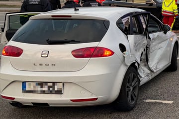 Seat und Porsche krachen zusammen: Sieben Verletzte, darunter ein Kind