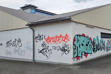 Chemnitz: Graffiti at a former discount store in Chemnitz