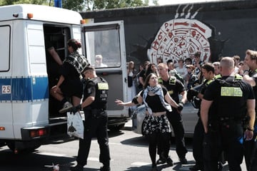 Berlin: Nach Schmiererei auf "Bruderkuss"-Bild: Drei Festnahmen an East Side Gallery