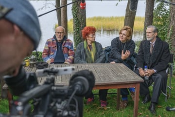 "Heimsuchung": Schlöndorff, Eidinger und Gedeck drehen am Scharmützelsee