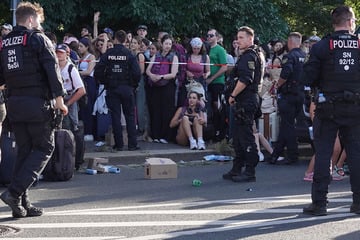 Dresden: Gefahr der Massenpanik: Polizei äußert sich zu Einsatz wegen Bus-Chaos in Dresden