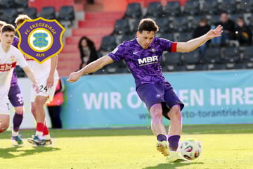 Zitterpartie gegen Stuttgart! Marcel Bär rettet Aue vor vorzeitigem Abstieg