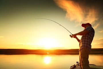 Geschenke für Angler: Diese 5 Ideen sind genial für Fischfänger