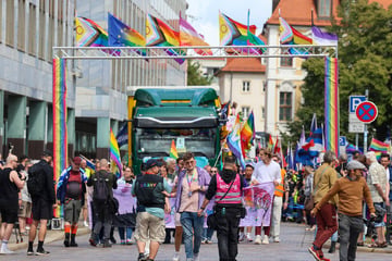 3000 Teilnehmer beim CSD in Magdeburg "wählen Liebe"