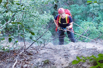 Rätselhafte Hilfeschreie: Suchaktion in Pechsteinklippen bleibt ohne Spur