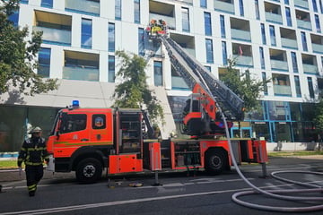 Hamburg: Brand in der Neustadt: Feuerwehr hat alle Hände voll zu tun