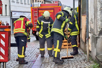 Lose Gebäudeteile lösen Feuerwehreinsatz in Hainichen aus
