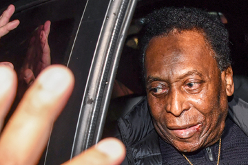 Nach Schock-Nachrichten aus Krankenhaus: Pelé gibt Entwarnung