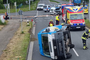 Verletzte nach Kreuzungscrash bei Leipzig: Fahrer übersieht rote Ampel