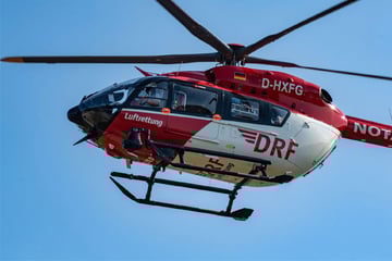Gleitschirmflieger stürzt 10 Meter in die Tiefe - schwer verletzt
