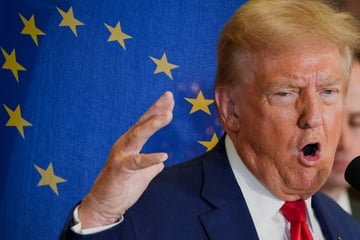 Trump warned by France and Germany as Greenland military threats spark alarm in Europe