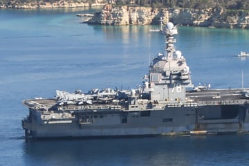 Feuerschäden, Klo-Chaos und erschöpfte Crew: Größter US-Flugzeugträger muss in die Zwangspause