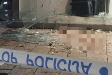 Unglück vor Nachtklub: Glaswand zersplittert plötzlich, auch Deutsche unter den Verletzten