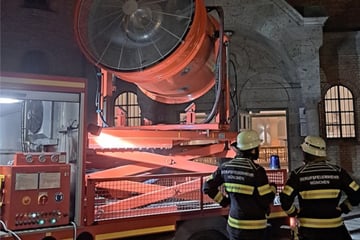München: Alarm in Münchner Kirche: Feuerwehr muss großes Geschütz auffahren