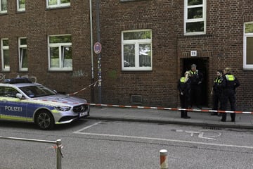 Messerattacke: Streit in Wohnung eskaliert! Mann schwebt nach Messerattacke in Lebensgefahr