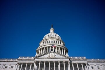 Congress scrambles to avert impending government shutdown