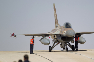 Israel-Krieg: Israels Luftwaffe bombardiert Militärflughafen in Syrien