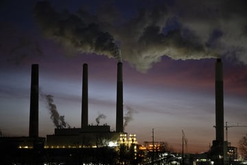 Trump admin repeals stricter environmental standards on coal plant emissions