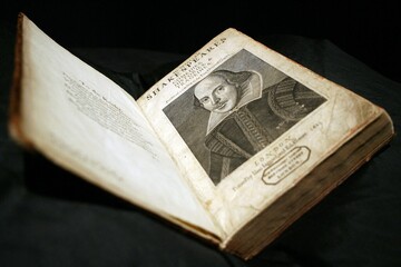 Copies of first printed Shakespeare plays go on display in Scotland