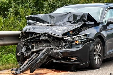 Unfall A61: Unfall auf A61: Ein Man schwer verletzt, Vollsperrung und Stau