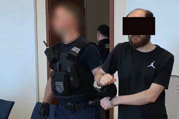 Leipzig: Sexueller Übergriff: Leipziger Hotel-Mitarbeiterin in Toilette gelockt und auf Boden gedrückt
